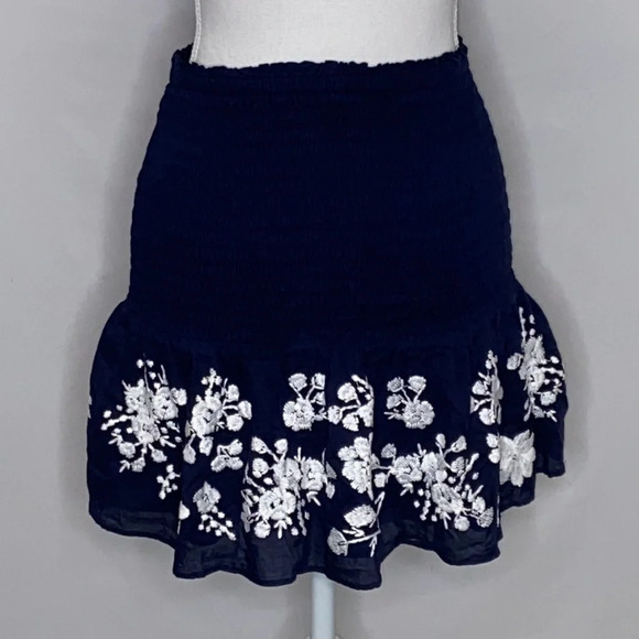 Point Sur Embroidered Smocked Waist Skirt - Small - Picture 3 of 6